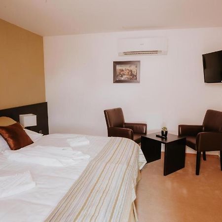 Hotel Bonaparte Košice Eksteriør bilde